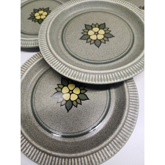4- Pfaltzgraff Nordic Green 7" Salad Pates Stoneware Vintage 1970's Retro - Picture 2 of 4